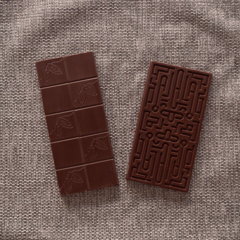 chocolats originaux: mashpi au lupin et ajala à la cerise et au pavot